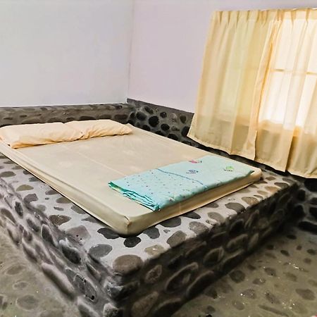 Oyo Home 90491 Flinstone Lodge โกตาคินาบาลู ภายนอก รูปภาพ